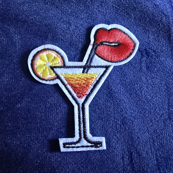 Embroidered Iron on Sunset Cocktail Patch with Lips NWOT unbranded - Picture 2 of 9